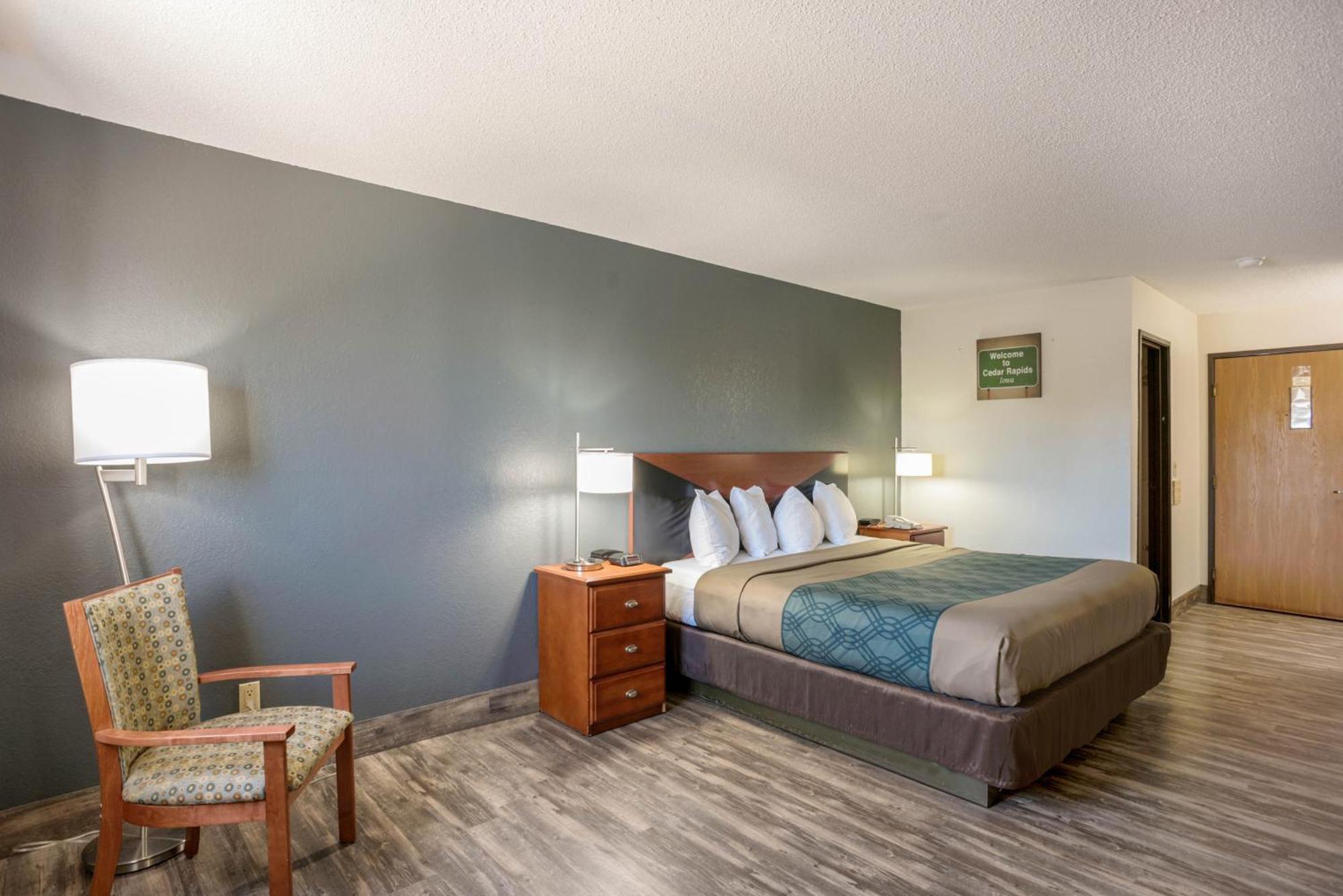 סידר רפידס Econo Lodge חדר תמונה