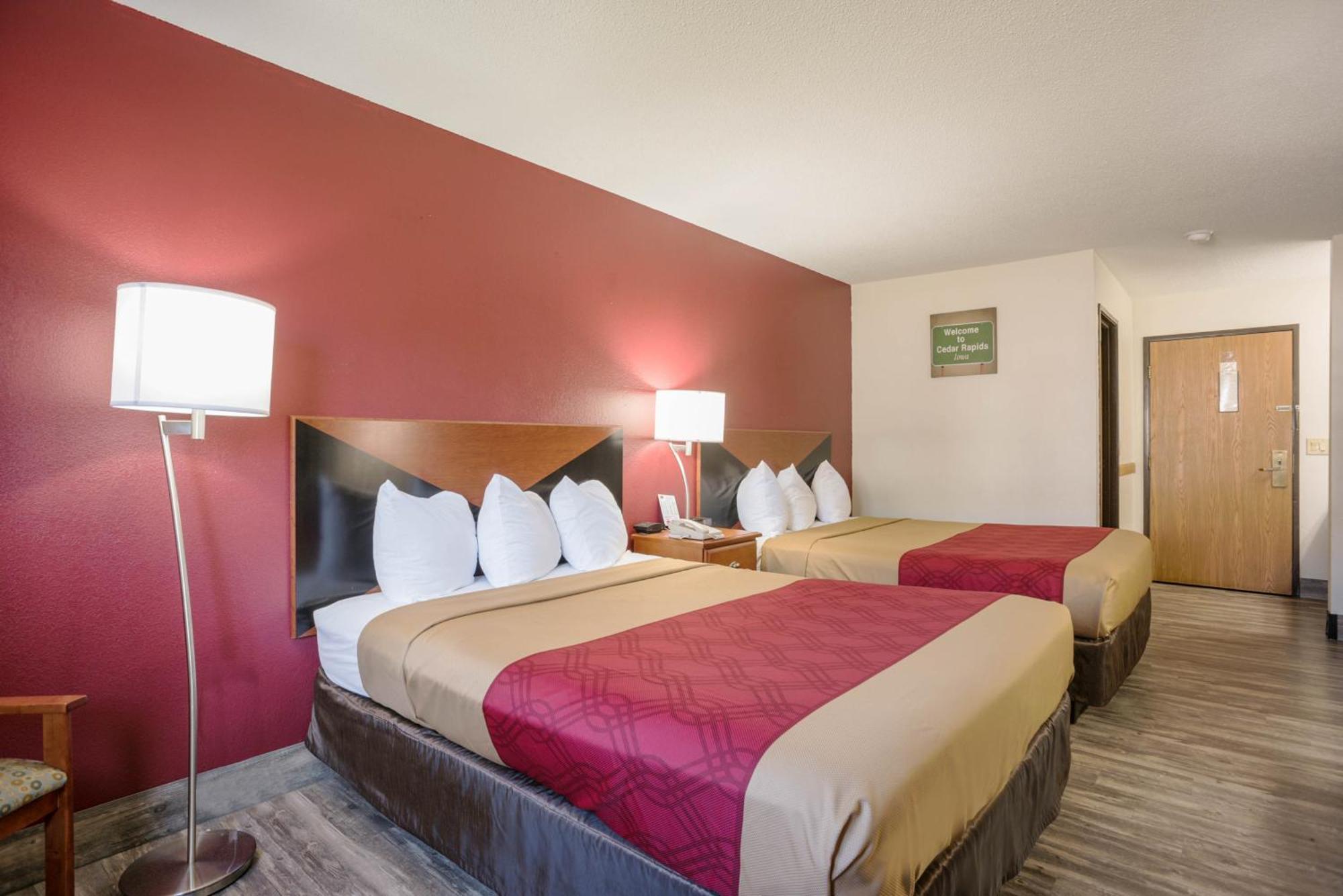 סידר רפידס Econo Lodge חדר תמונה