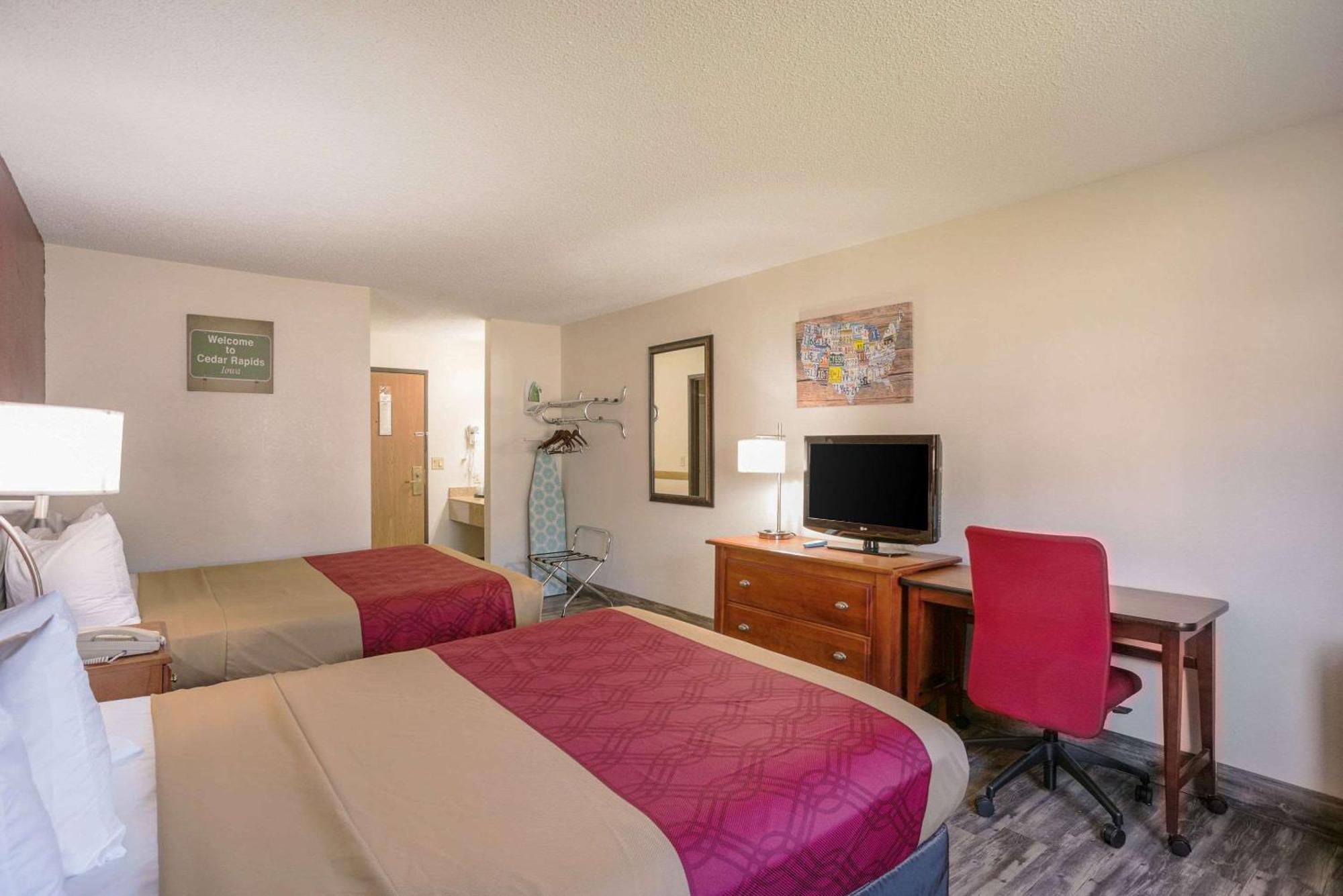 סידר רפידס Econo Lodge מראה חיצוני תמונה