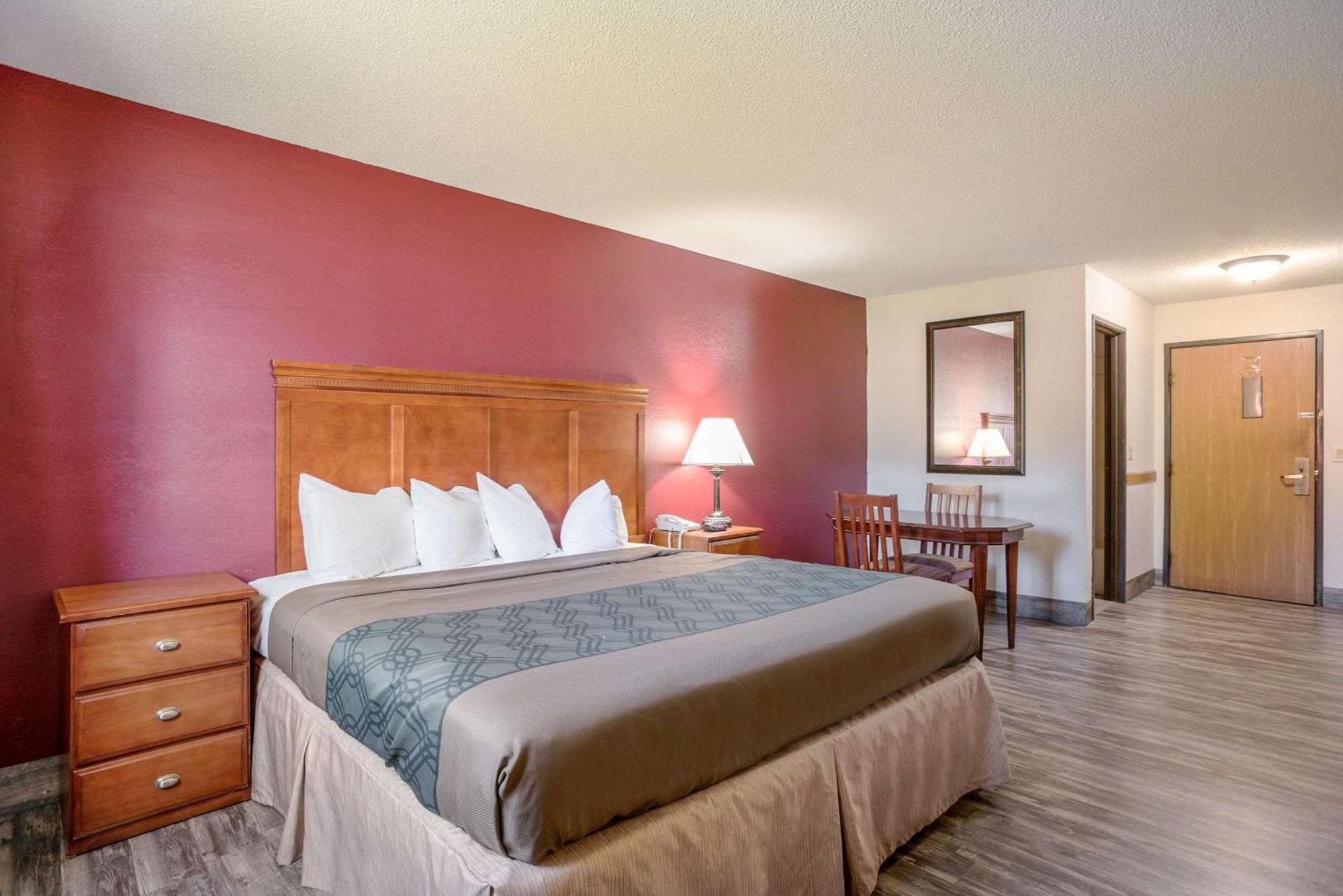 סידר רפידס Econo Lodge מראה חיצוני תמונה